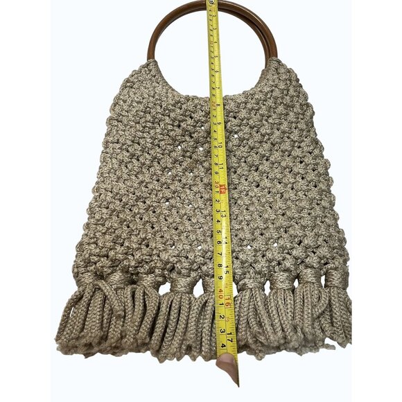 VTG Macrame Tassel Tote Bag Wooden Look Handles BOHO 60'-70's READ - Picture 6 of 7